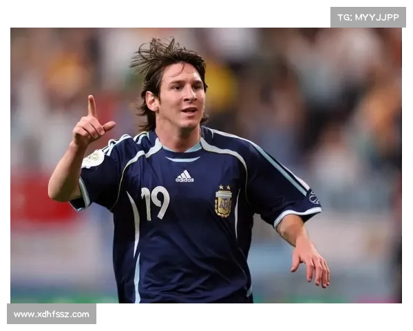 梅西小赛冠军荣誉解析：从少年时期到巅峰之路的辉煌成就